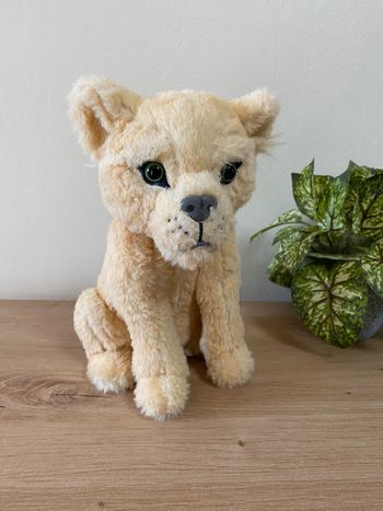 Doudou peluche lionne Nala sonore rugit the lion king Disney