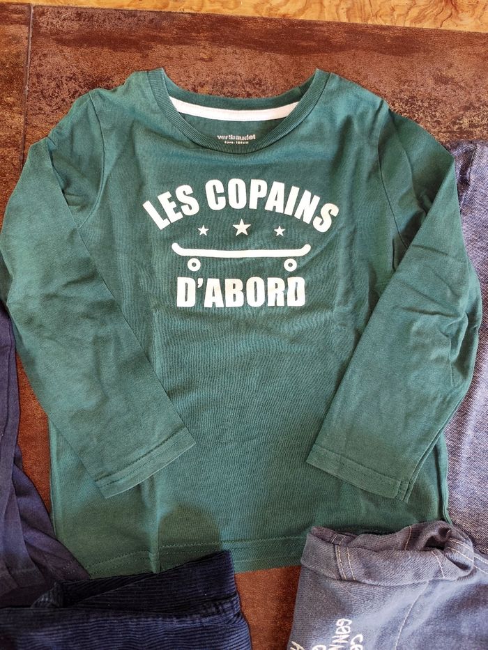Lot vêtements garçon 4 ans - photo numéro 2