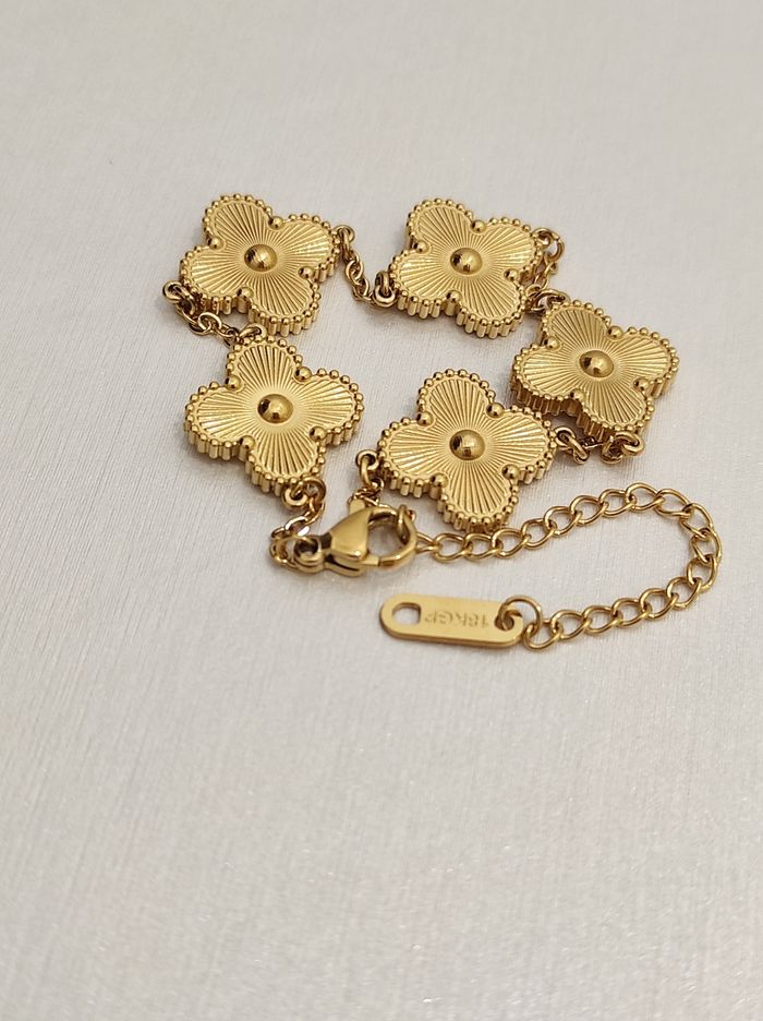 Bracelet tréfle à quatre feuilles plaqué or 18carats - photo numéro 4