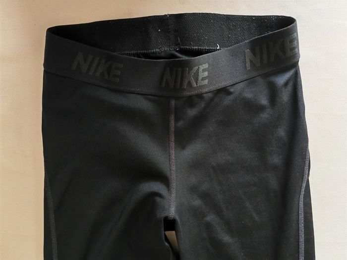 Legging court noir Nike taille XS 34 - photo numéro 4