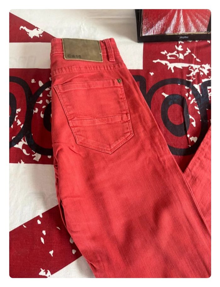 Jeans Celio rouge straight fit taille 38 C15 - photo numéro 2