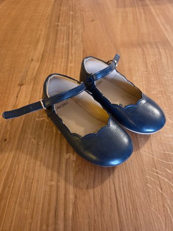 Sandales bleues marine taille 23