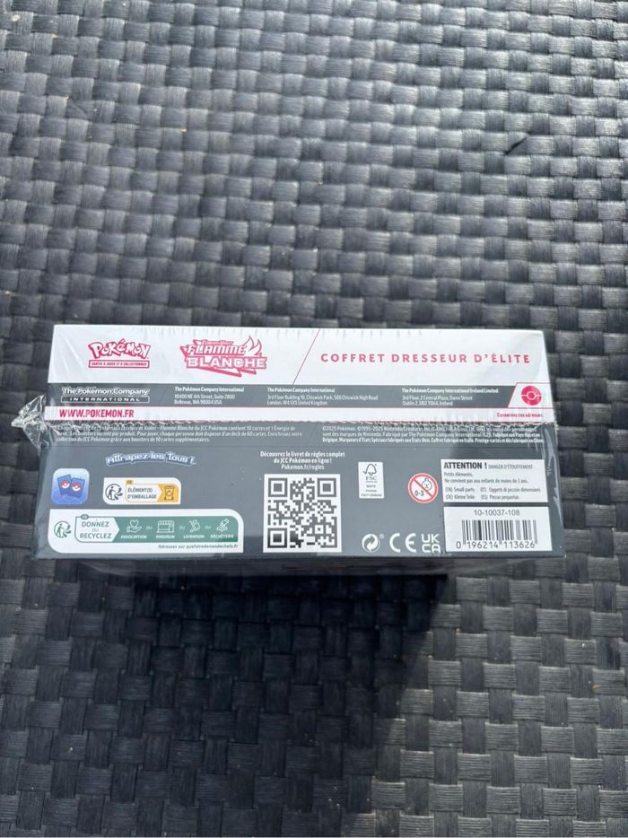 Pokémon Etb ev10.5 flamme blanche - photo numéro 4
