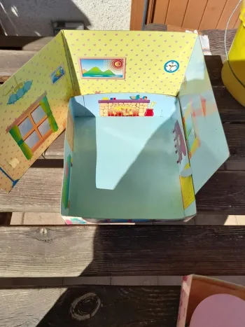 Ensemble pour poupée avec decor mobilier