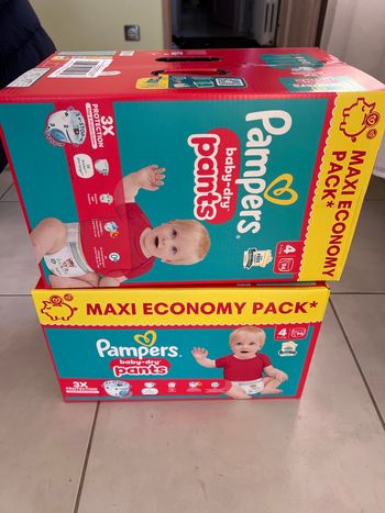 Lot 2 paquets couches Pampers Pants