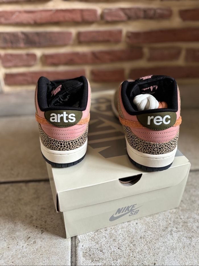 Nike sb dunk low x arts-rec skateshop rust pink et rough green taille 44,5 - photo numéro 3