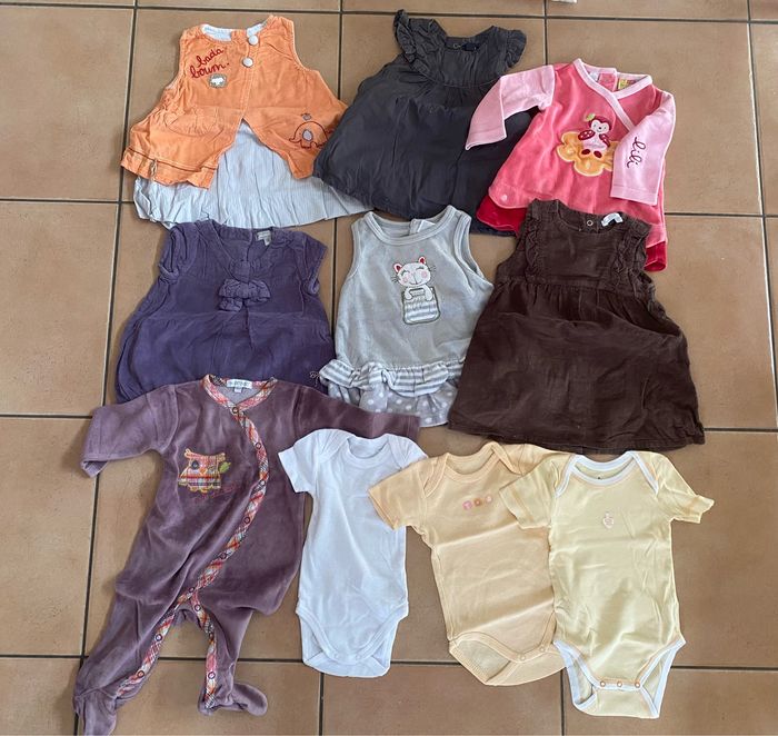 Gros lot vêtements fille 0/3 mois - photo numéro 10