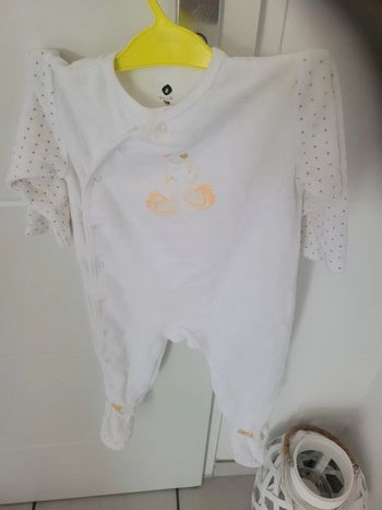 Tres joli Pyjama grenouillère Z Kids taille 12mois