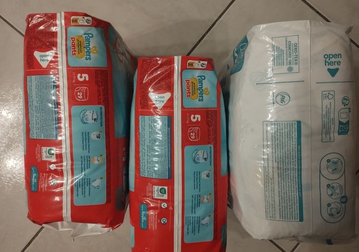 Lot pants Pampers premium protection T5 - photo numéro 4