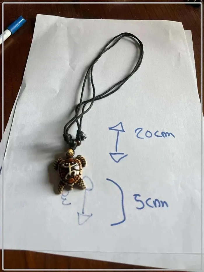 Collier tortue en résine - photo numéro 3