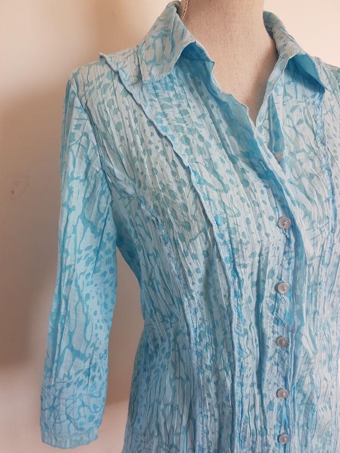 Chemise bleue, manches mi-longues. Afibel. Taille 42, 46cm aux aisselles. - photo numéro 2