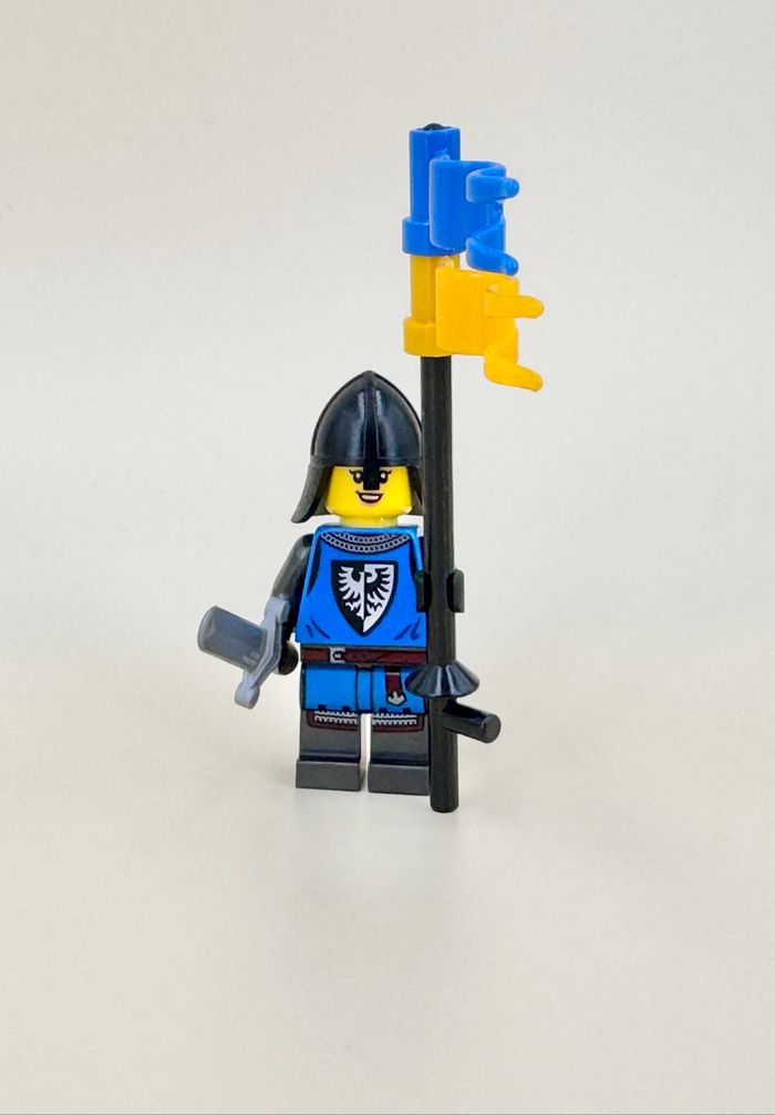 Lego Figurines Castle : Femme Black Falcon, porte-bannières - NEUF - photo numéro 3