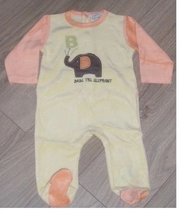 pyjama neuf sans étiquette 6 mois