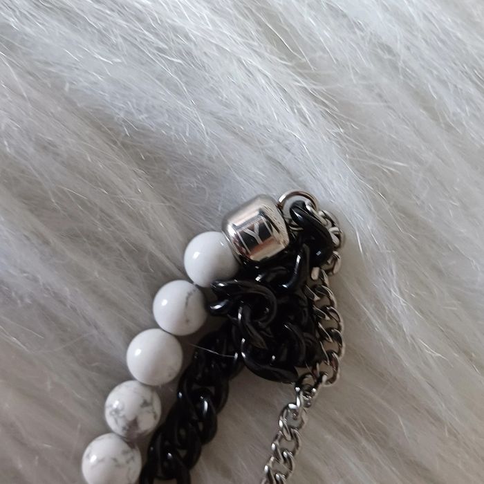 Bracelet orné de pierre naturelles howlite et acier inoxydable - photo numéro 5