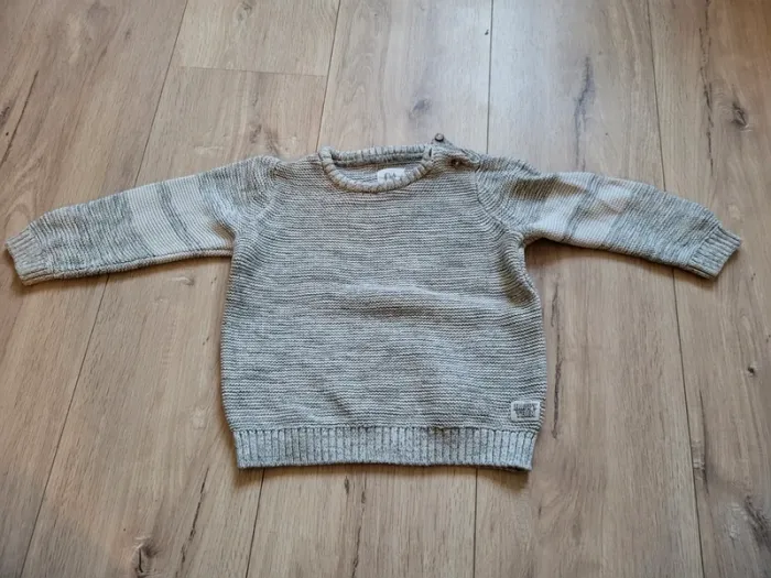 Pull 12-18 mois