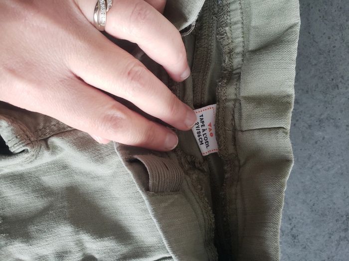 2 pantalons taille 23 mois - photo numéro 2