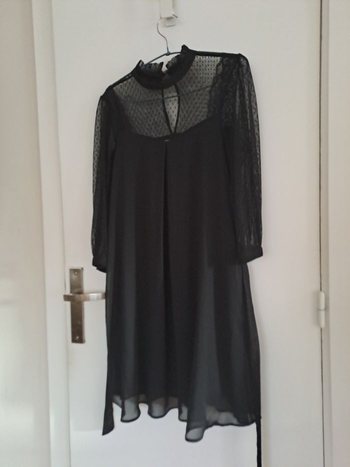 ROBE NOIRE