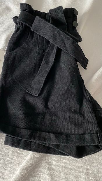short noir neuf taille haute avec ceinture à nouer