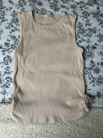 Haut beige Reserved 13 ans
