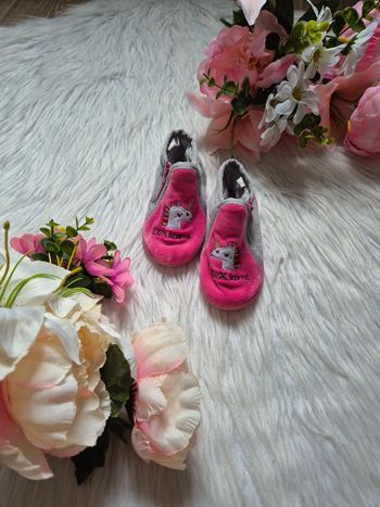 Chaussons bébé fille zippés avec licorne brodée T22