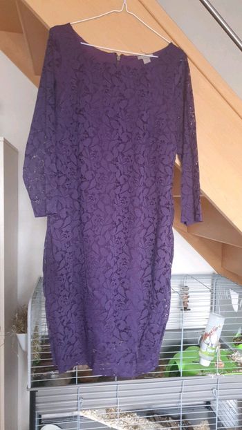 Robe prune dentelle