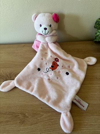Doudou ours robe rose mouchoir oiseau pommette