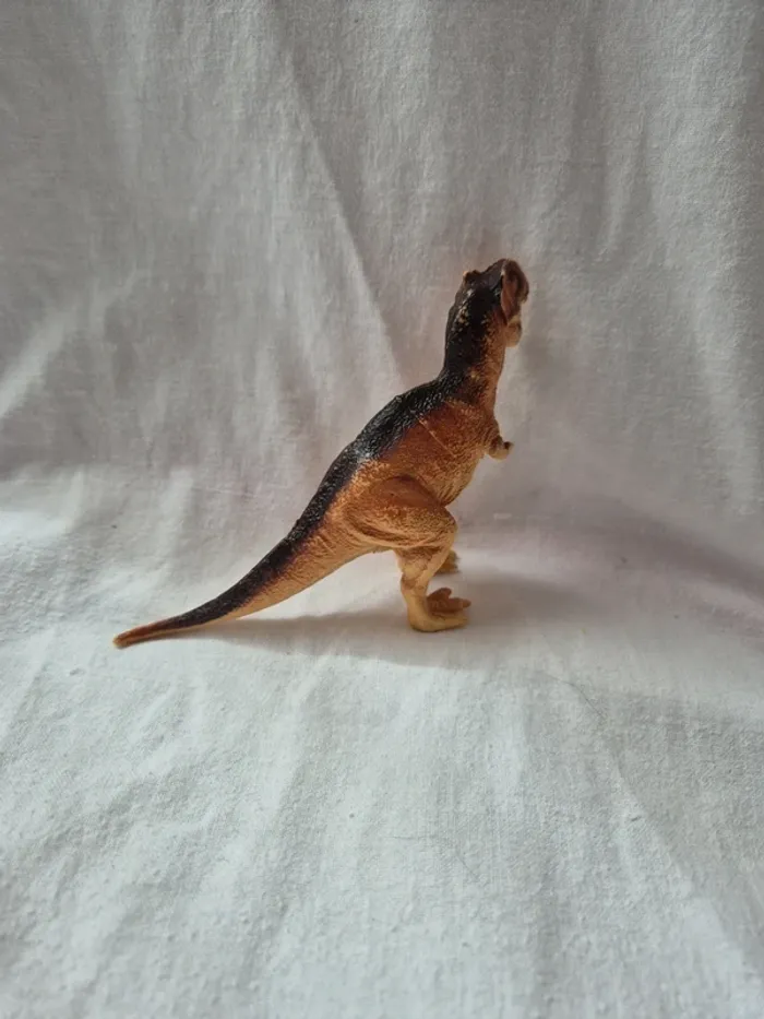 Dinosaure t-rex - photo numéro 2