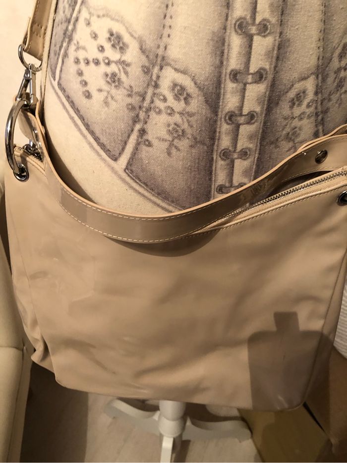 Sac beige vernis neuf - photo numéro 2