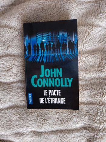 Le pacte de l'étrange