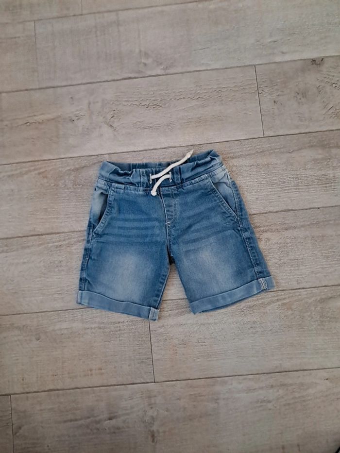 Short jeans