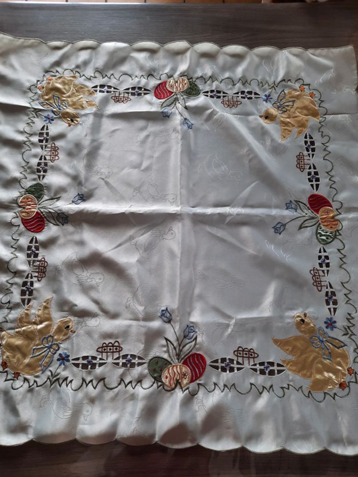 Napperon avec broderie - photo numéro 2