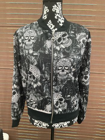Gilet noir tête de mort blanche TU neuf (n°5)