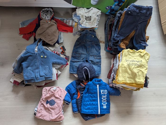 Lot de vêtements 12 mois