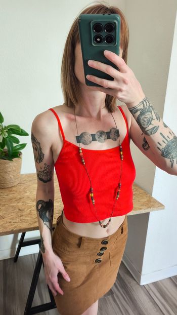 Stradivarius débardeur court crop top rouge côtelé taille S M