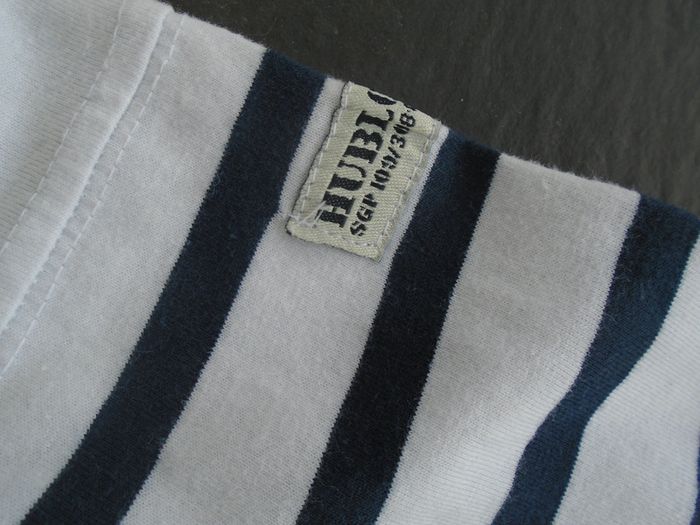 Superbe tee-shirt marin fille 10 ans Hublot - photo numéro 3