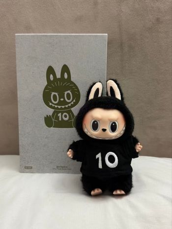 Labubu 10th anniversary noir édition spéciale