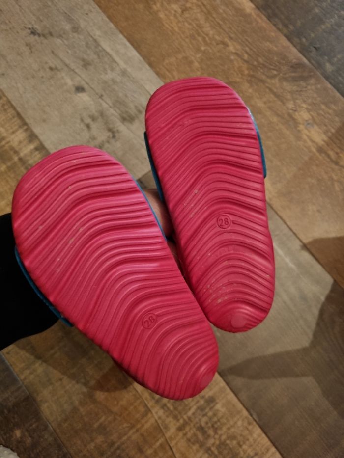 Chaussures 28 - photo numéro 2