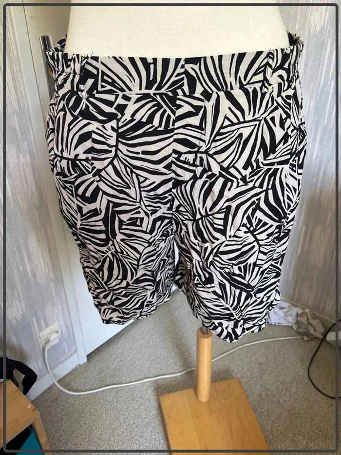 Short Armand thiery taille 42 *