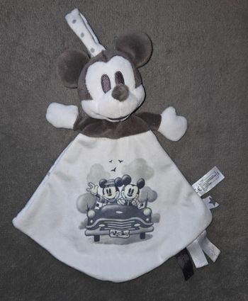 Doudou Mickey plat losange gris et blanc- Minnie et Mickey