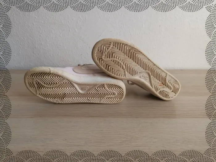 Baskets Nike pointure 36,5 - photo numéro 7