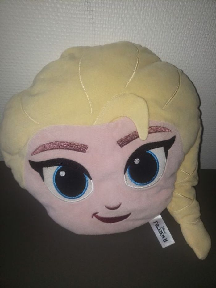 Coussin peluche la reine des neiges