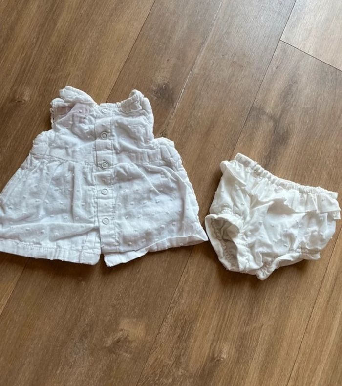 Robe 1 mois - photo numéro 2