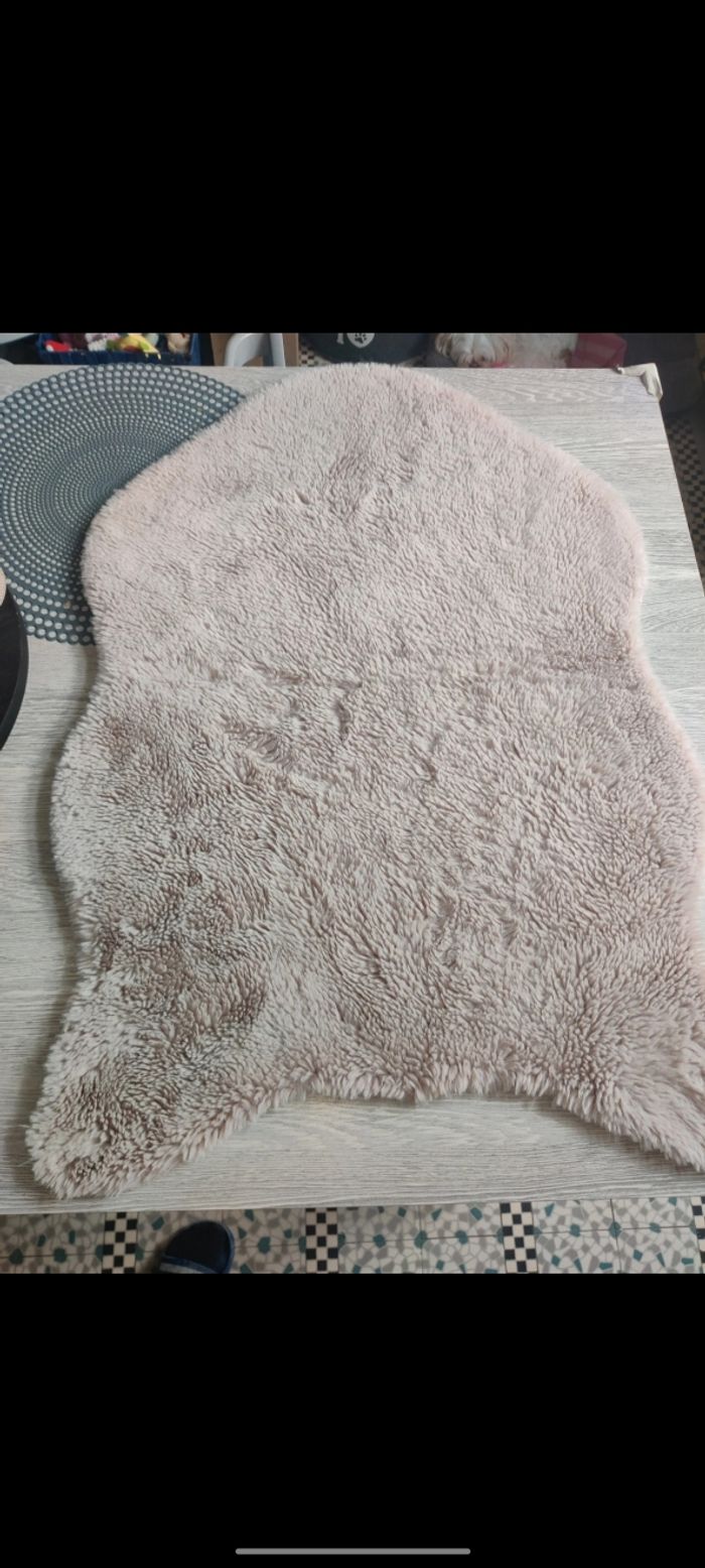 Tapis fausse fourrure