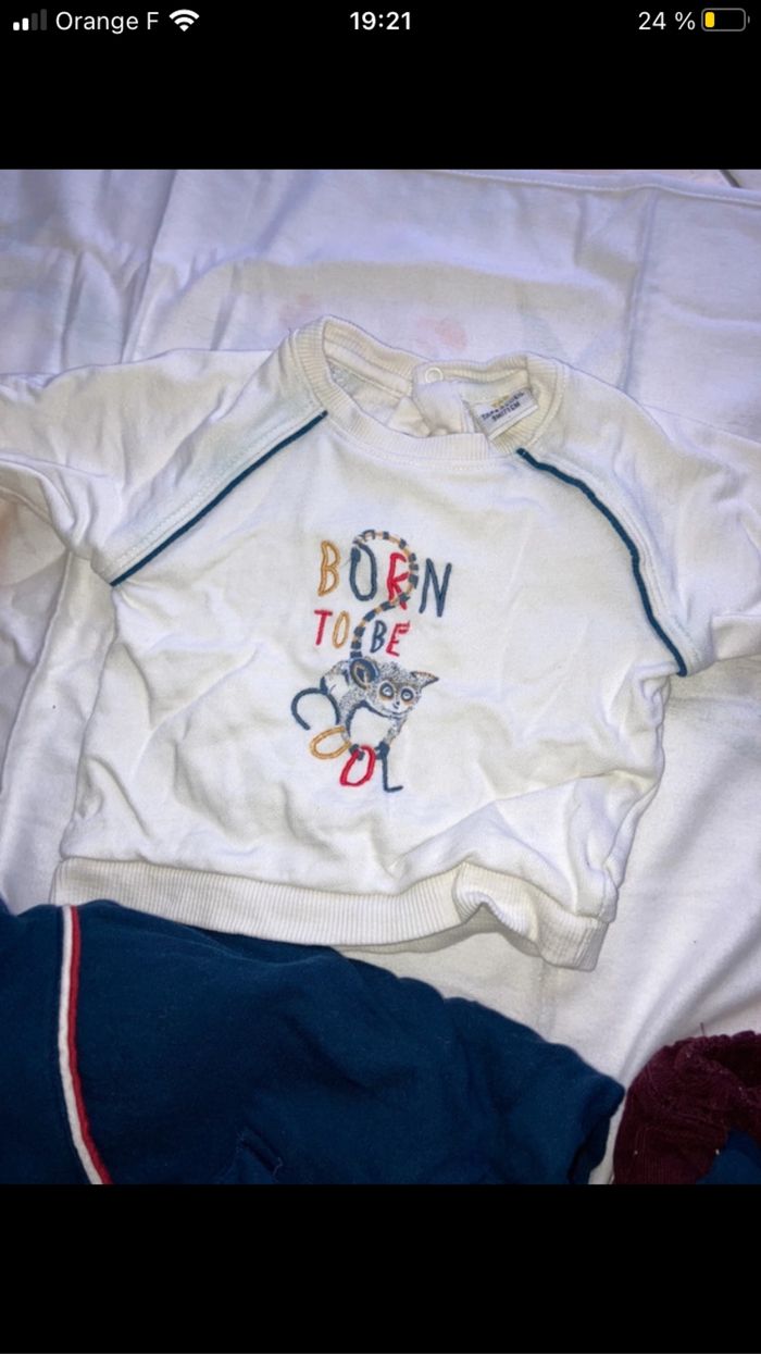 Lot de pulls et pantalon - photo numéro 4