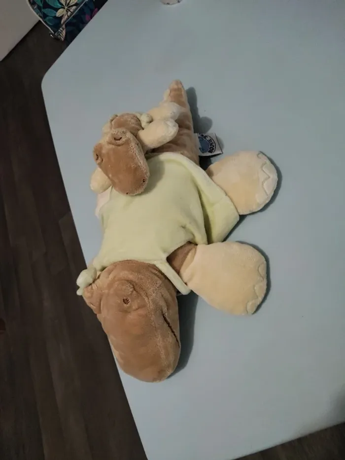 Doudou musical crocodile avec son bébé
