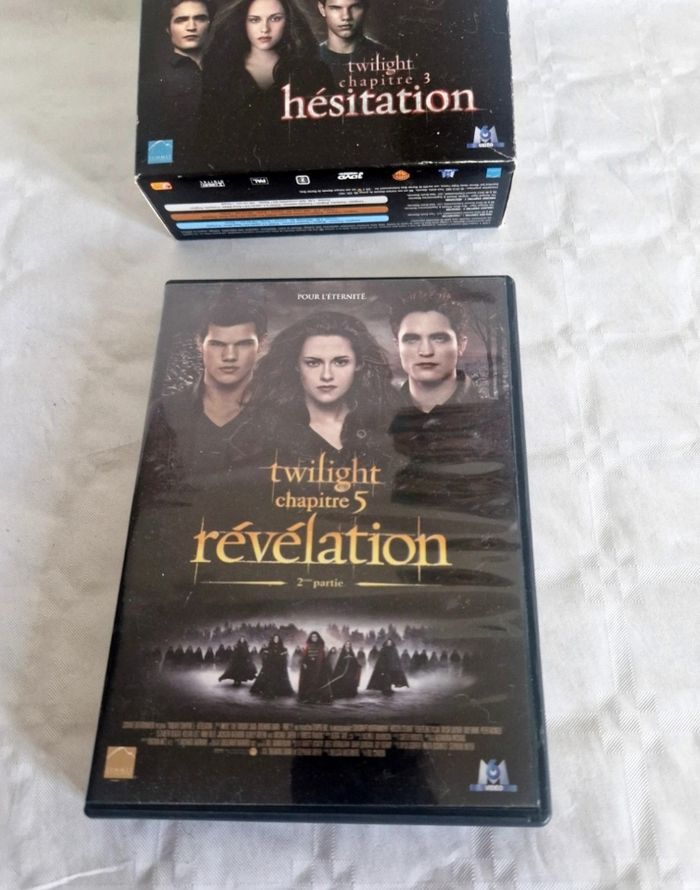 Lot DVD Twilight Saga Chapitres 1 2 3 et 5 Fantastique - photo numéro 5