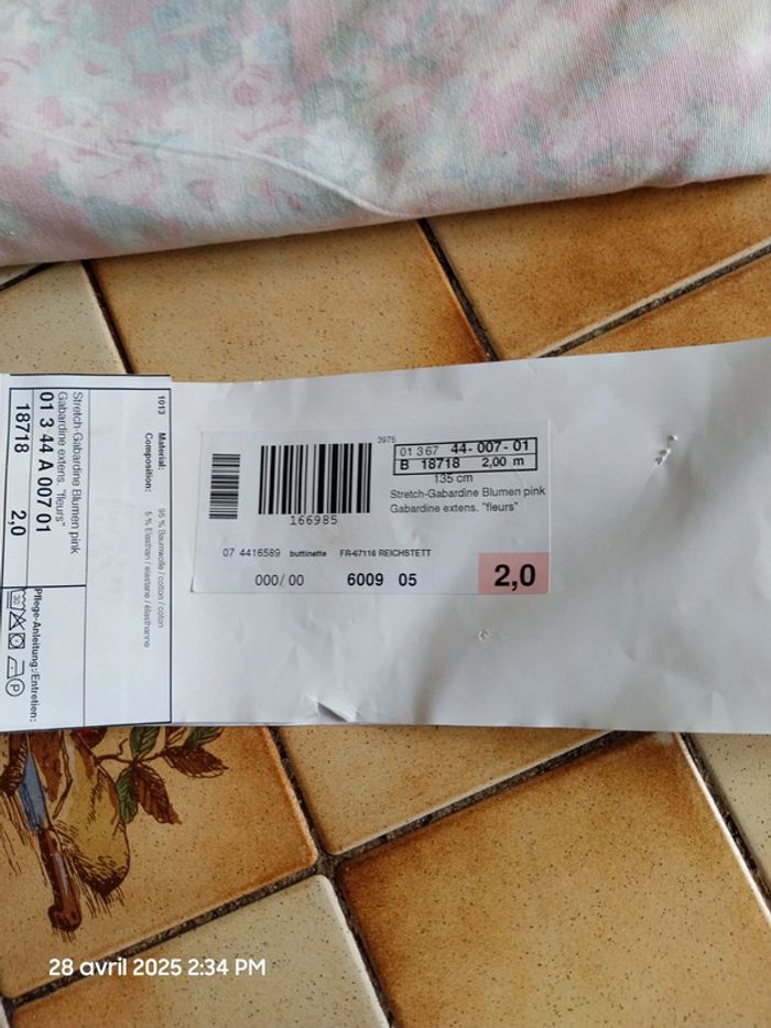 Coupon de 200 x 135 cm - Tissu stretch-gabardine Blumen Pink - Butinette - photo numéro 3