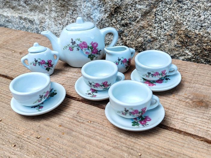 Dinette en porcelaine service à thé - photo numéro 3