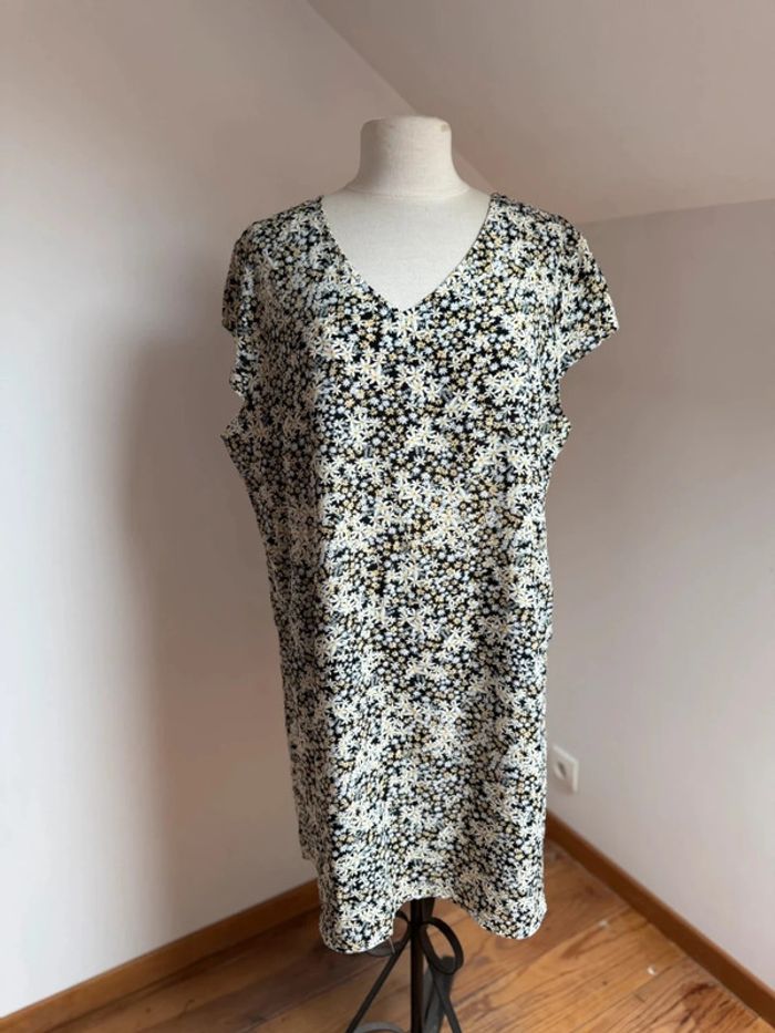 Superbe robe fluide fleurie neuve Christy 🌸 T 4 46