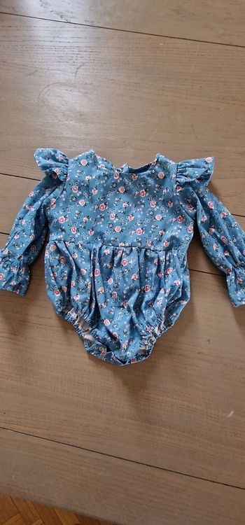 Combinaison fleuri 3 mois neuve
